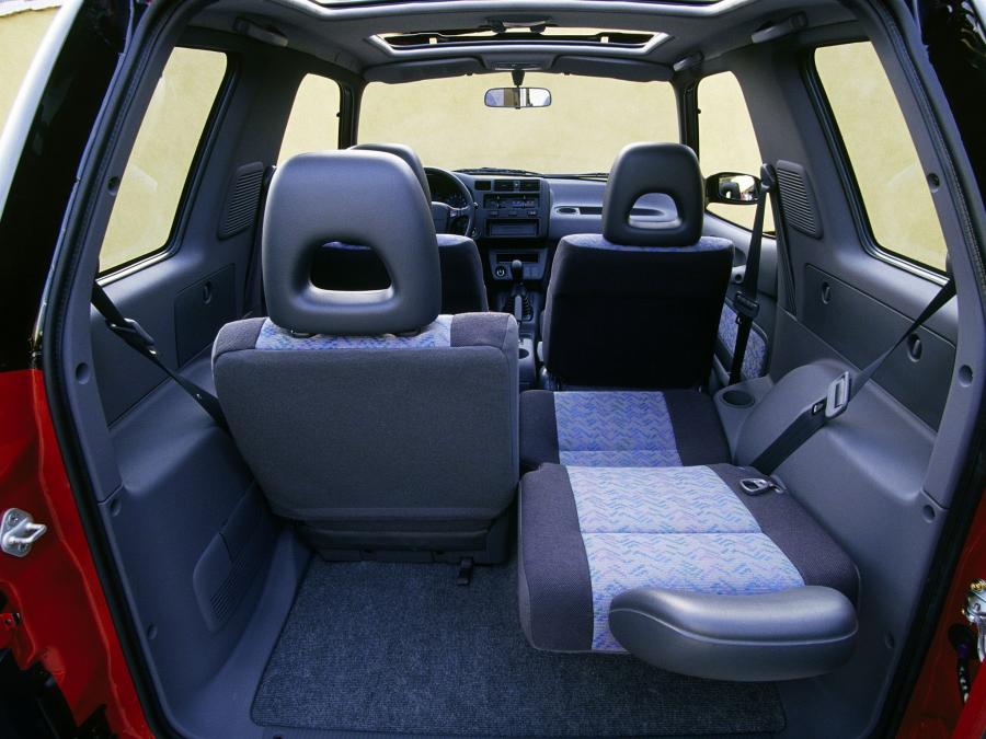  Toyota RAV4 3-Door 1994 года  (фото 3 из 11)